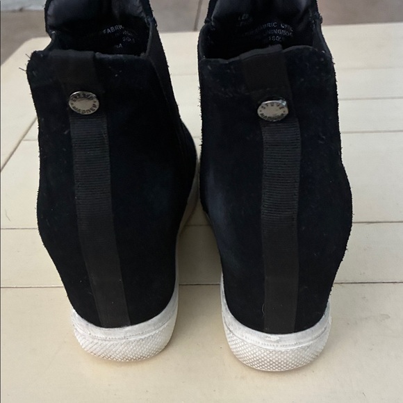 Steve Madden ankle booties. Size 8. Black suede with elastic on each side. - Picture 3 of 5